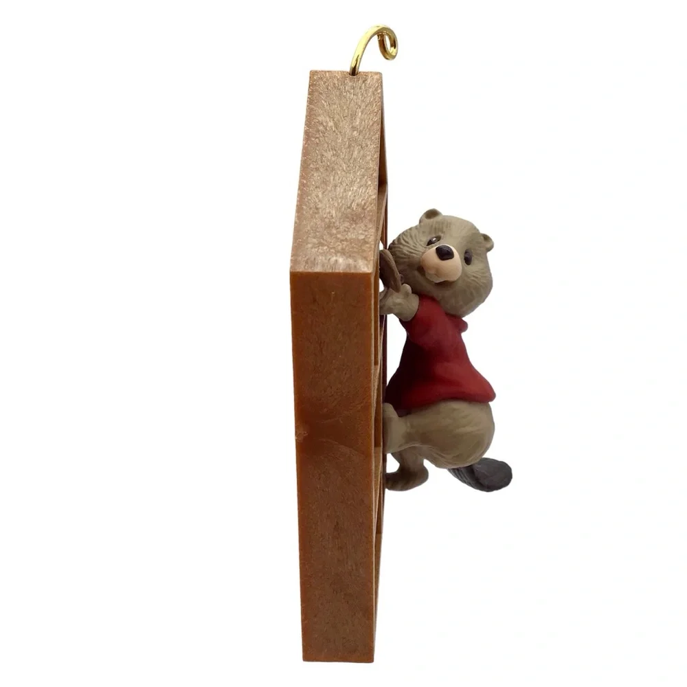 Hallmark 1995 “Collecting Memories” Christmas Ornament